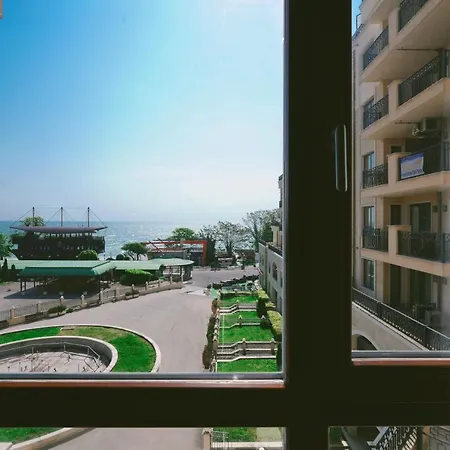 - Two Bedroom On The Апартаменти