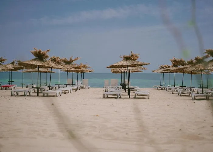 - Two Bedroom On The Golden Sands